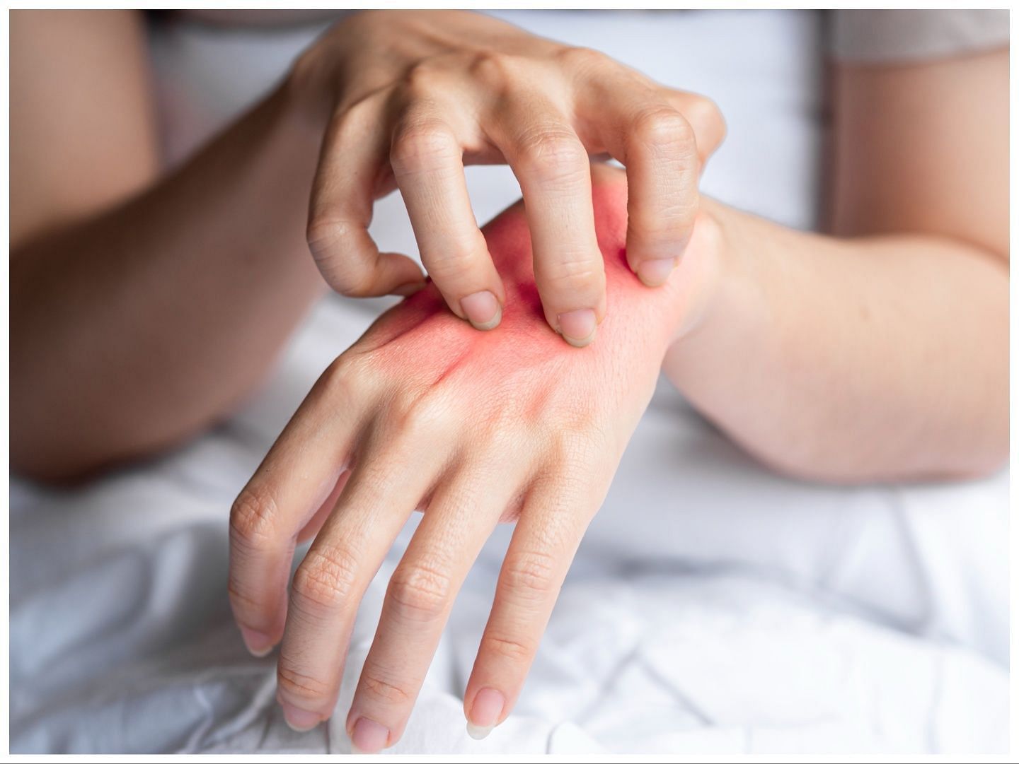 This metal has qualities to reduce swelling and pain (Image via Vecteezy)
